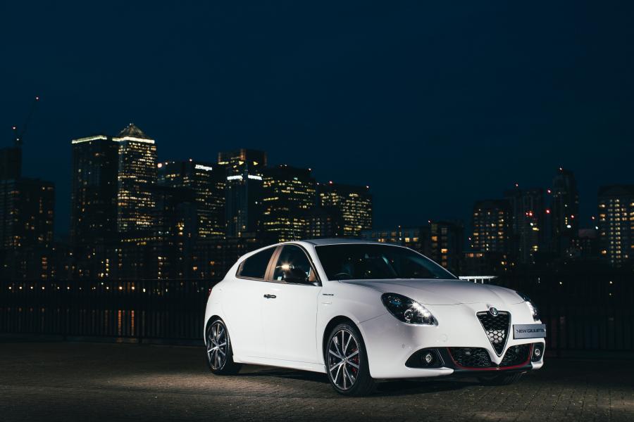  Alfa Romeo Giulietta Veloce (940) 2016 года  (UK) (фото 2 из 2)